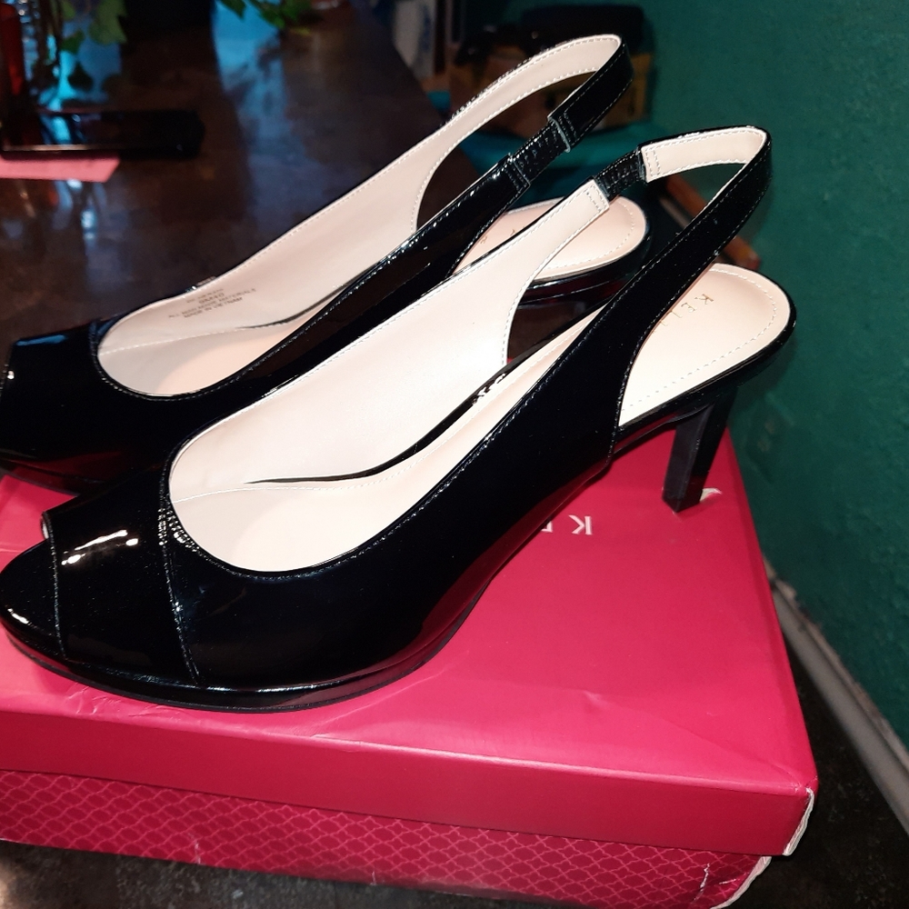 Black Slingback Heels 👠